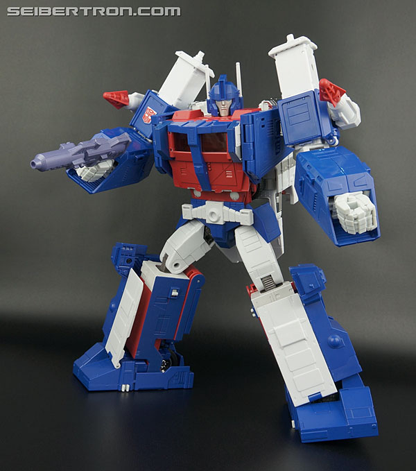 Transformers Masterpiece Ultra Magnus (Image #213 of 377)