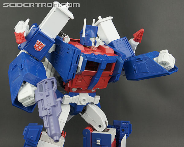 Transformers Masterpiece Ultra Magnus (Image #219 of 377)