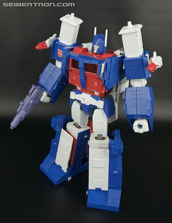 Transformers Masterpiece Ultra Magnus (Image #239 of 377)