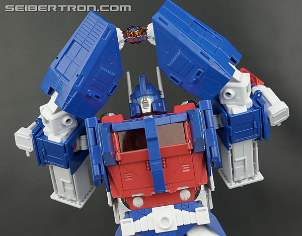 Transformers Masterpiece Ultra Magnus (Image #313 of 377)