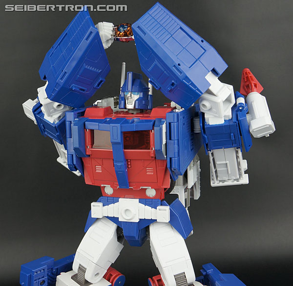 Transformers Masterpiece Ultra Magnus (Image #315 of 377)