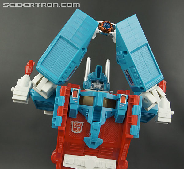 Transformers Masterpiece Ultra Magnus (Image #318 of 377)