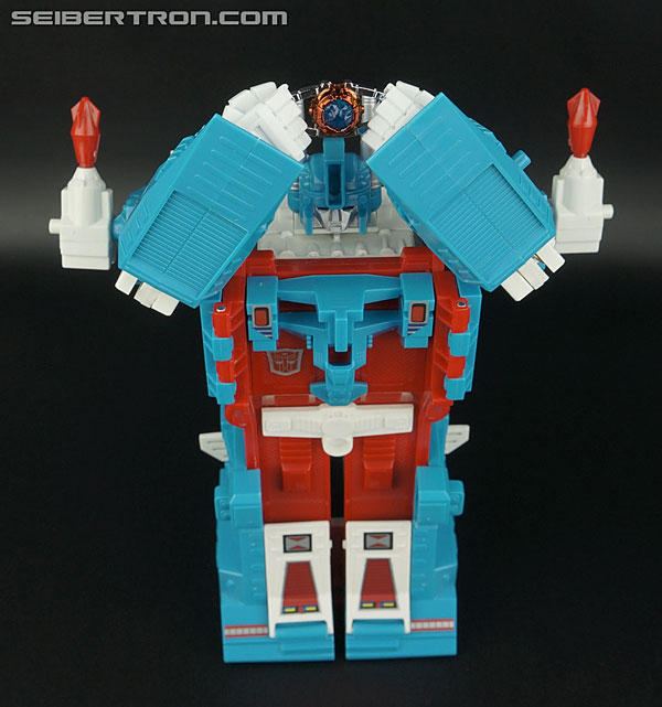 Transformers Masterpiece Ultra Magnus (Image #319 of 377)