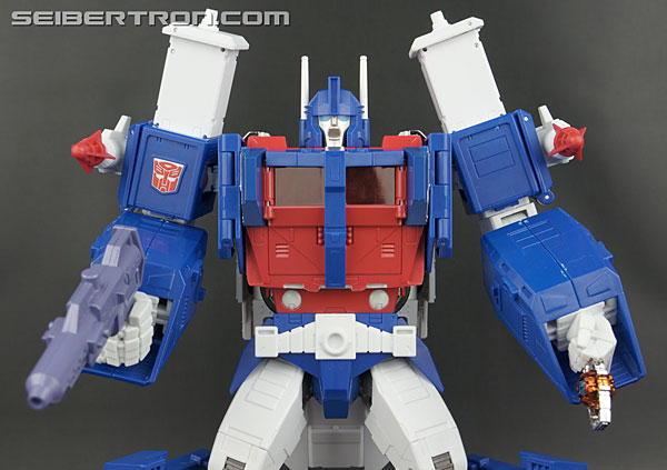 Transformers Masterpiece Ultra Magnus (Image #332 of 377)