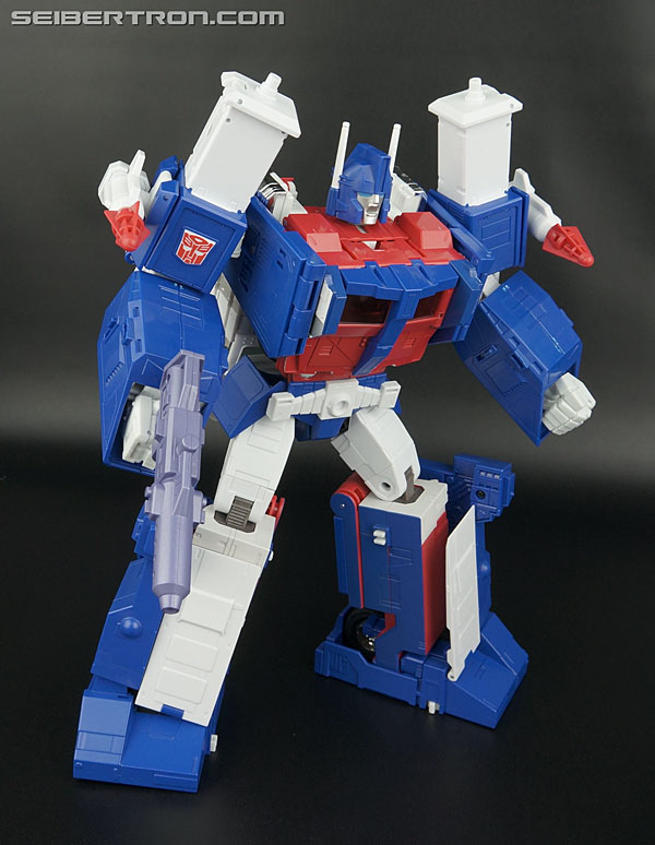 Transformers Masterpiece Ultra Magnus (Image #336 of 377)
