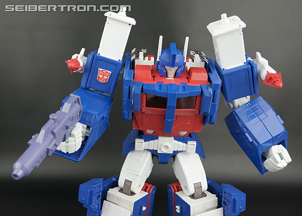 Transformers Masterpiece Ultra Magnus (Image #354 of 377)