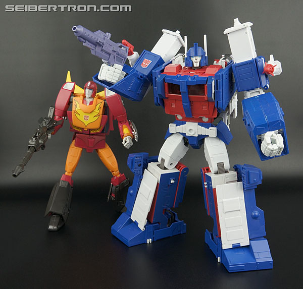 Transformers Masterpiece Ultra Magnus (Image #363 of 377)