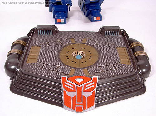 Transformers Masterpiece Optimus Prime (20th Anniversary DVD) (Image #167 of 183)