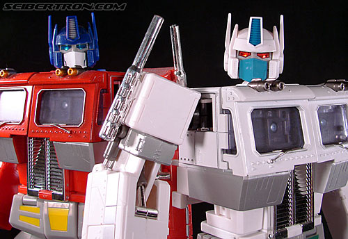 Transformers Masterpiece Ultra Magnus (MP-02) (Image #187 of 216)