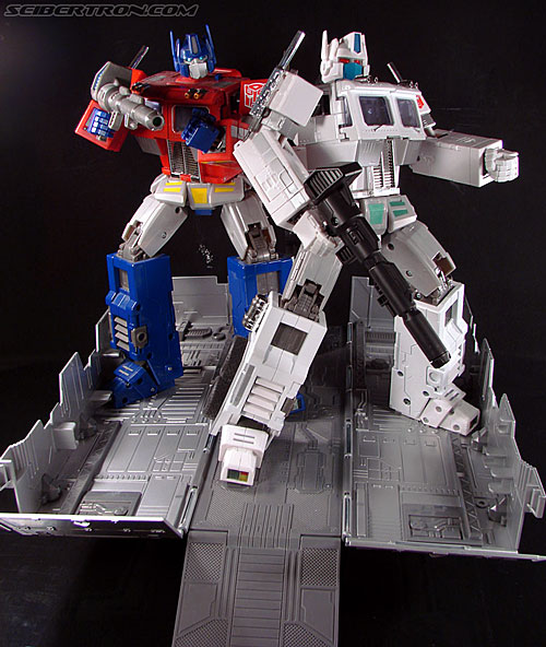 Transformers Masterpiece Ultra Magnus (MP-02) (Image #196 of 216)