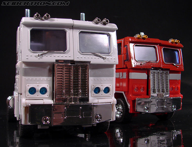 Transformers Masterpiece Ultra Magnus (MP-02) (Image #51 of 216)