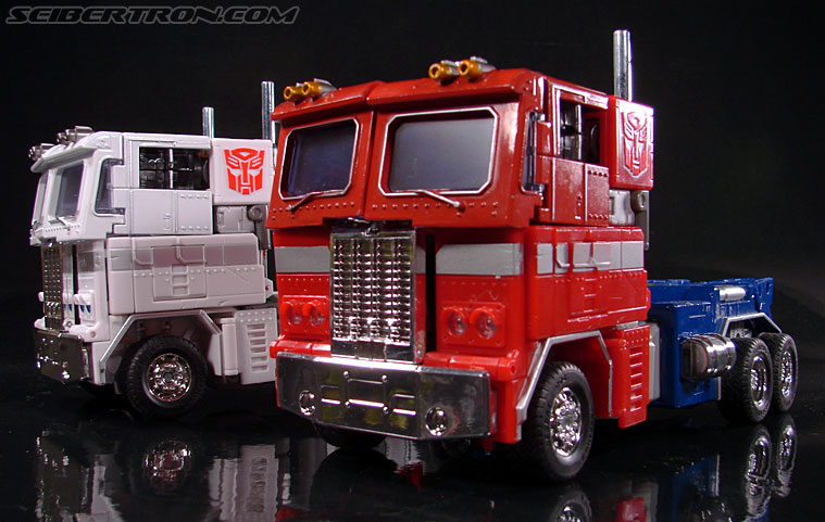 Transformers Masterpiece Ultra Magnus (MP-02) (Image #56 of 216)