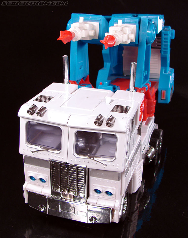 Transformers Masterpiece Ultra Magnus (MP-02) (Image #64 of 216)
