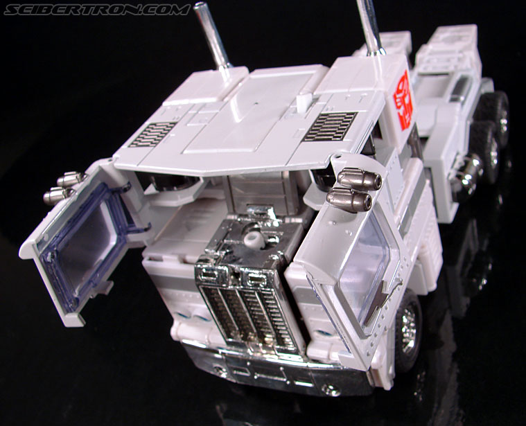 Transformers Masterpiece Ultra Magnus (MP-02) (Image #75 of 216)