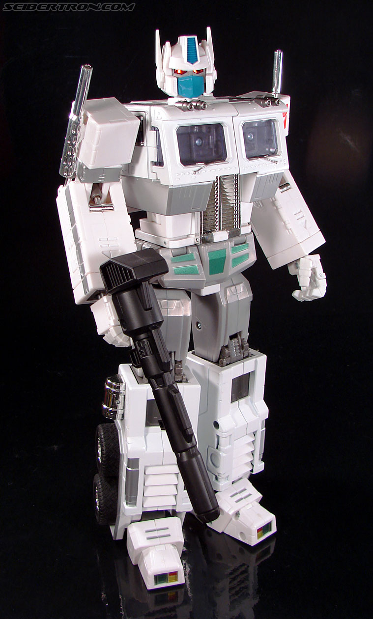 Transformers Masterpiece Ultra Magnus (MP-02) (Image #114 of 216)
