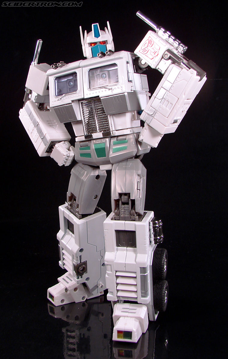 Transformers Masterpiece Ultra Magnus (MP-02) (Image #126 of 216)