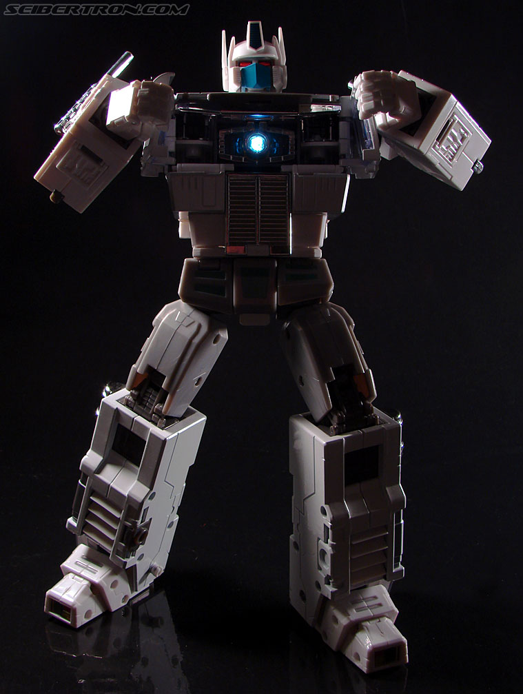 Transformers Masterpiece Ultra Magnus (MP-02) (Image #138 of 216)