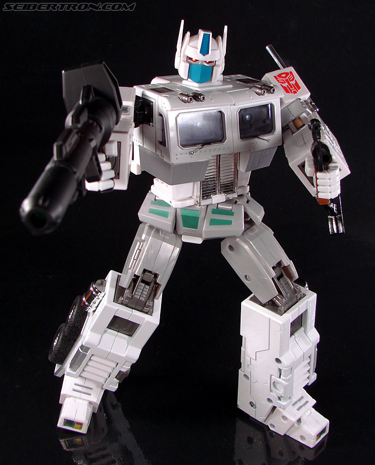 Transformers Masterpiece Ultra Magnus (MP-02) (Image #163 of 216)