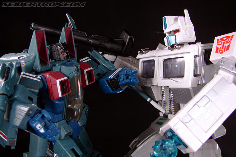 Transformers Masterpiece Ultra Magnus (MP-02) (Image #182 of 216)