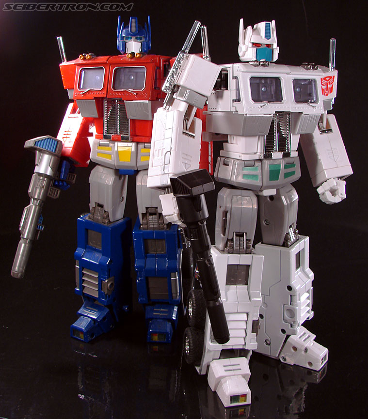 Transformers Masterpiece Ultra Magnus (MP-02) (Image #186 of 216)