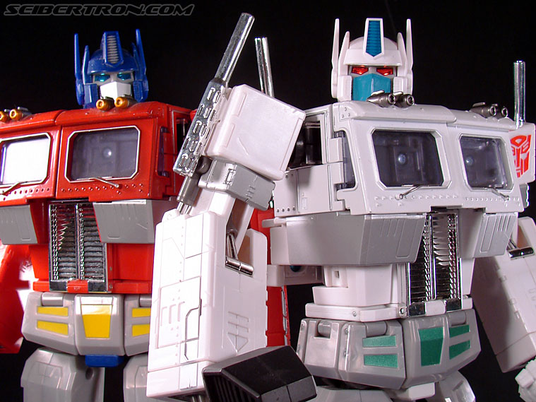 Transformers Masterpiece Ultra Magnus (MP-02) (Image #189 of 216)