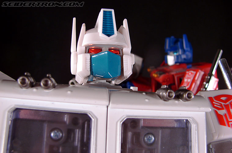 Transformers Masterpiece Ultra Magnus (MP-02) (Image #202 of 216)