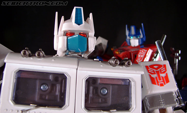 Transformers Masterpiece Ultra Magnus (MP-02) (Image #203 of 216)