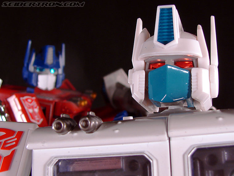 Transformers Masterpiece Ultra Magnus (MP-02) (Image #204 of 216)