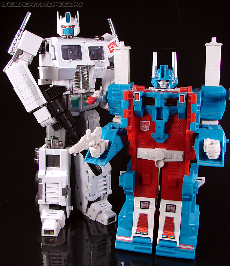 Transformers Masterpiece Ultra Magnus (MP-02) (Image #205 of 216)