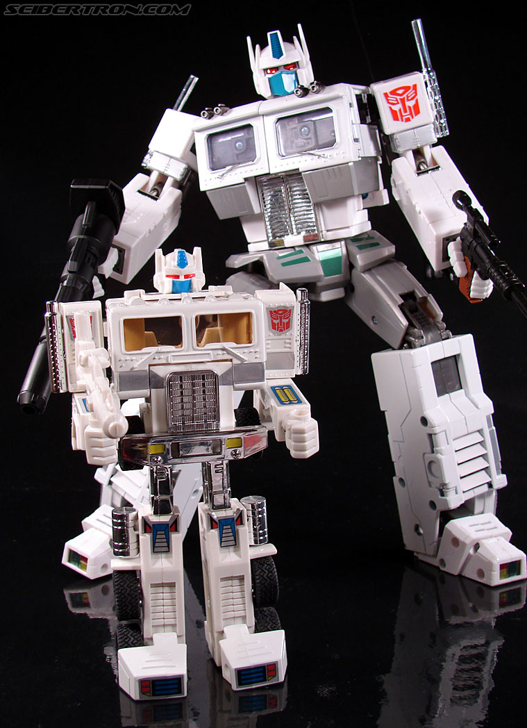 Transformers Masterpiece Ultra Magnus (MP-02) (Image #210 of 216)