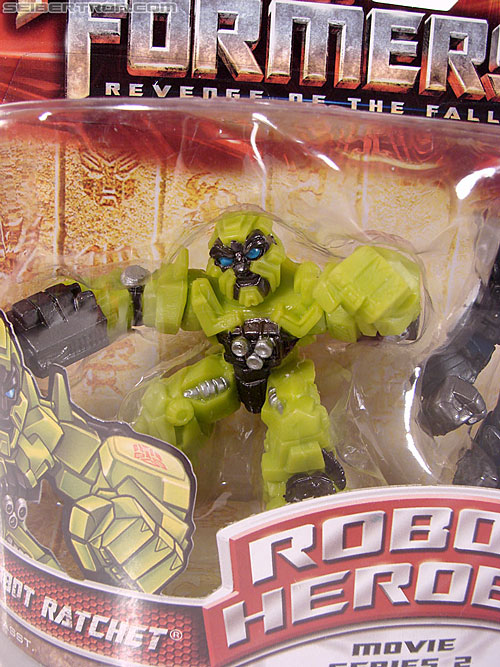 Transformers Robot Heroes Ratchet (ROTF) w/ gun (Image #2 of 54)