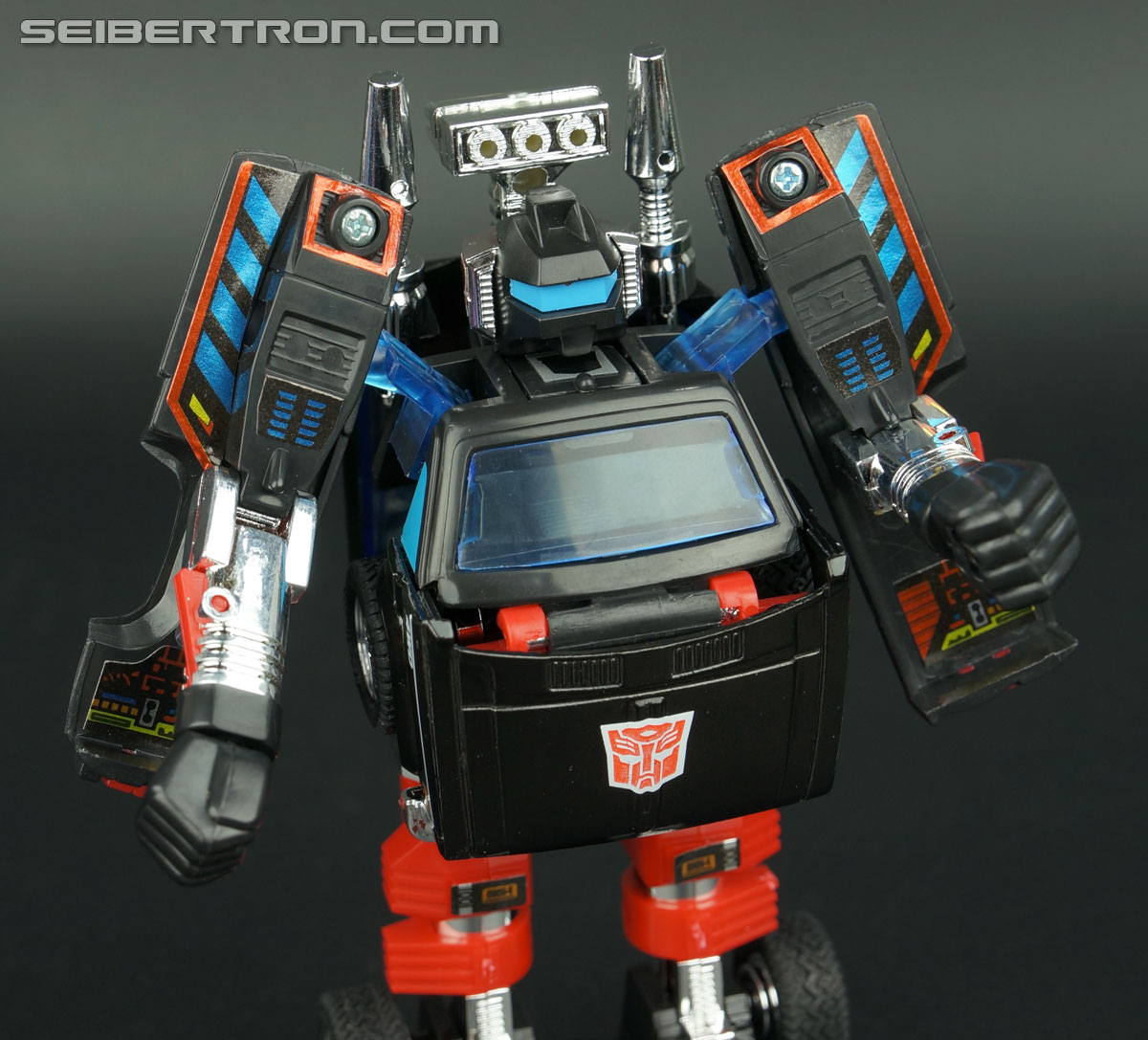 transformers trailbreaker toy