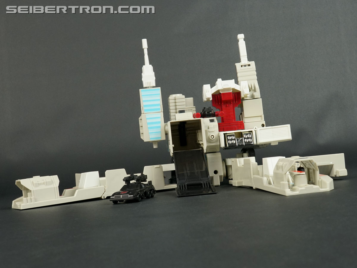 Transformers Encore Metroplex (Reissue) (Image #59 of 163)