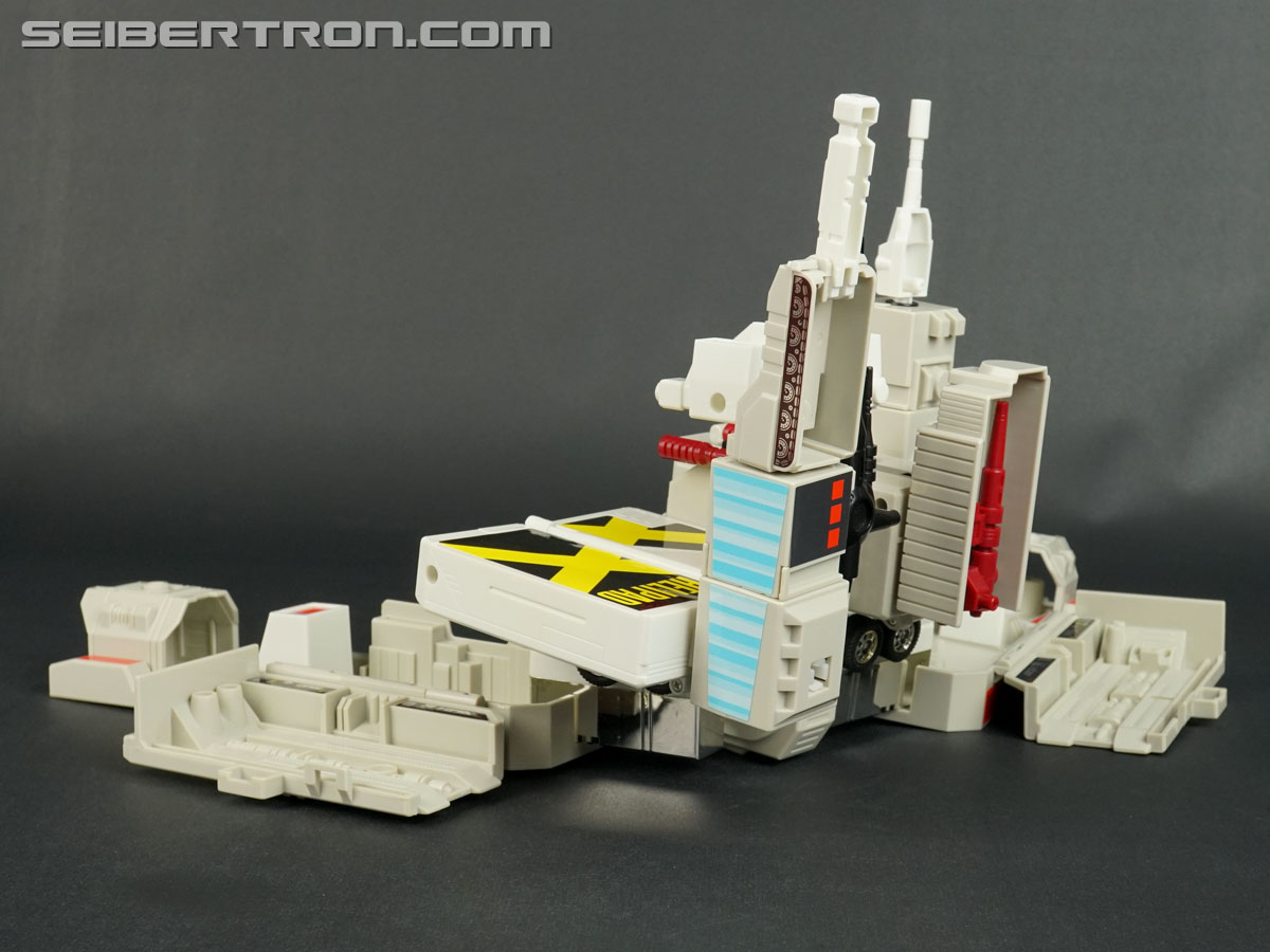 Transformers Encore Metroplex (Reissue) (Image #67 of 163)