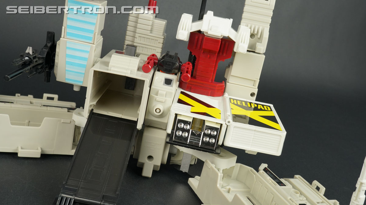Transformers Encore Metroplex (Reissue) (Image #77 of 163)