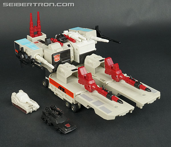 Transformers News: New Galleries: Encore G1 Metroplex and friends