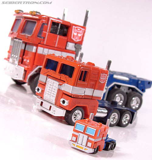 Smallest Transformers Optimus Prime (Convoy) (Image #24 of 77)