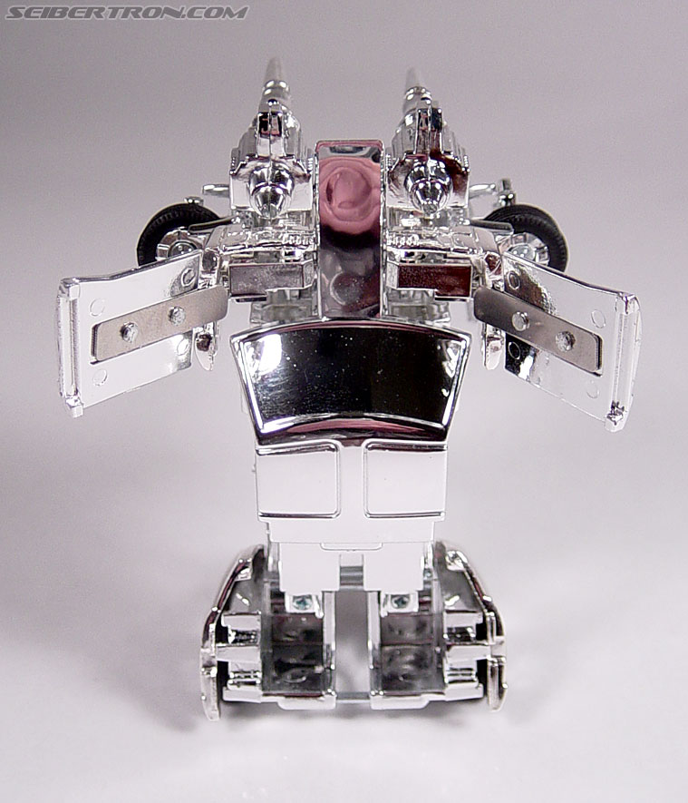 Transformers e-Hobby Exclusives Silver Bluestreak (&quot;Campaign Car&quot; version) (Image #32 of 48)
