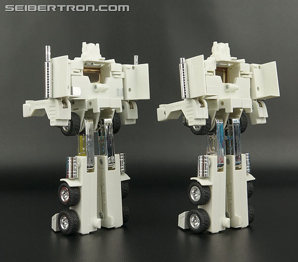 Transformers Generation One Ultra Magnus (Reissue) (Image #141 of 231)