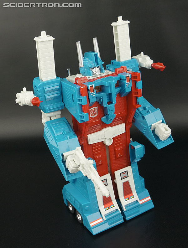 Transformers Generation One Ultra Magnus (Reissue) (Image #171 of 231)