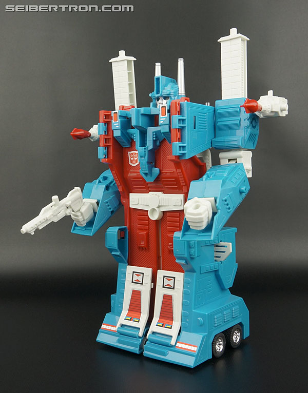 Transformers Generation One Ultra Magnus (Reissue) (Image #179 of 231)