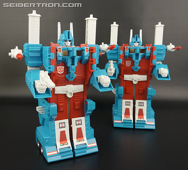 Transformers Generation One Ultra Magnus (Reissue) (Image #207 of 231)