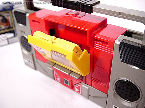 Transformers G1 1985 Blaster (Broadcast) (Image #14 of 35)