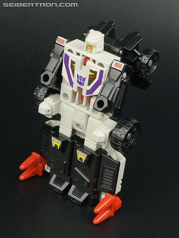 Transformers Victory Jallguar (Jarugar) Toy Gallery (Image