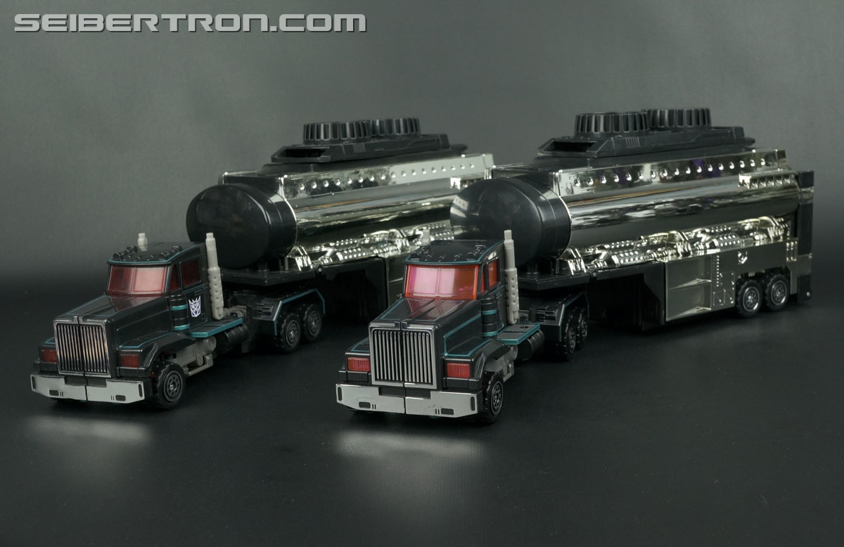 Transformers Car Robots Scourge (Black Convoy) (Image #57 of 203)
