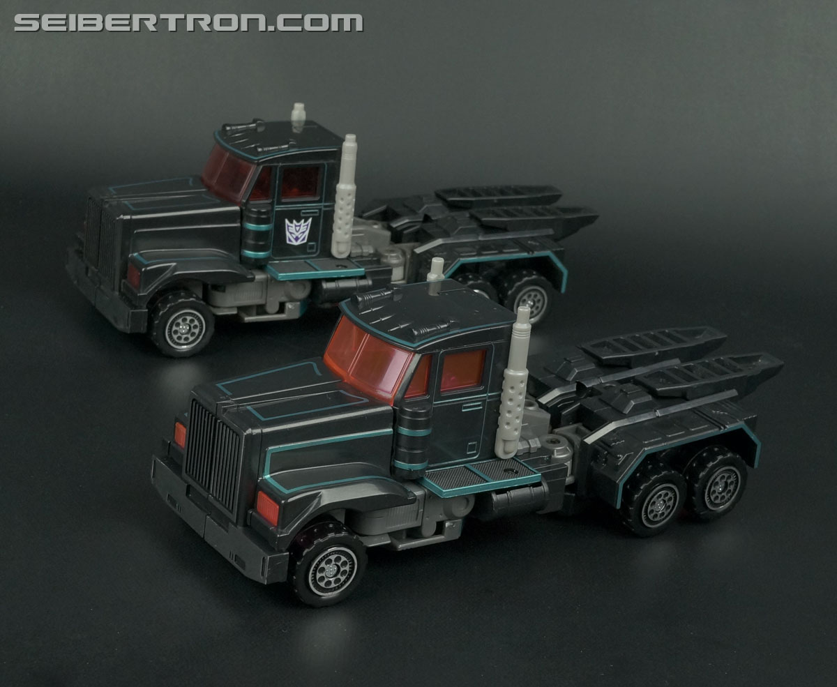 Transformers Car Robots Scourge (Black Convoy) (Image #64 of 203)