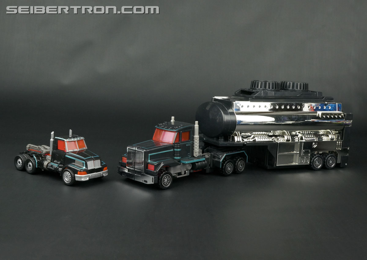 Transformers Car Robots Scourge (Black Convoy) (Image #66 of 203)