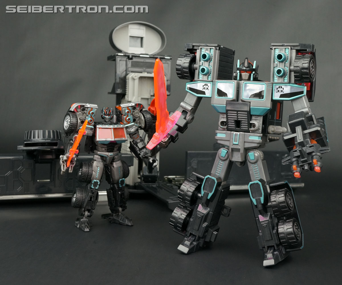 Transformers Car Robots Scourge (Black Convoy) (Image #198 of 203)