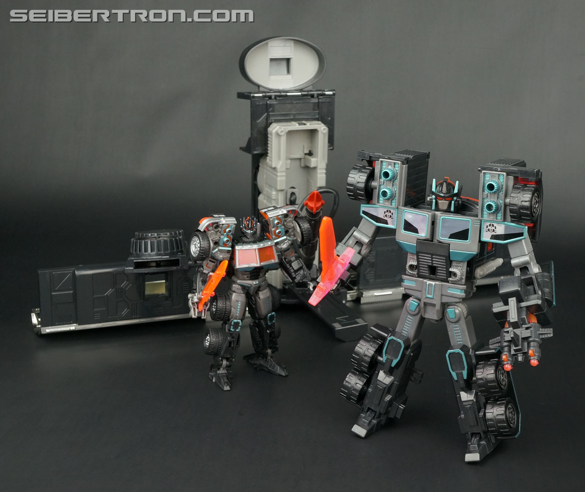 Transformers Car Robots Scourge (Black Convoy) (Image #199 of 203)