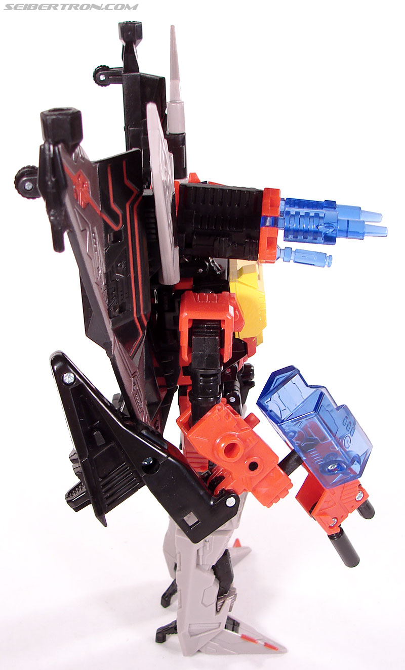 Transformers Universe - Classics 2.0 Blaster (Image #72 of 132)